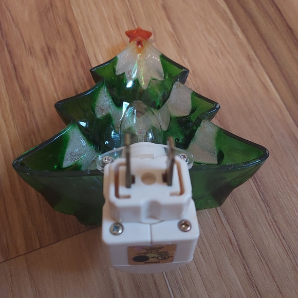 Northlight Green and White Beaded Frosted Christmas Tree Night Light - Picture 3 of 7